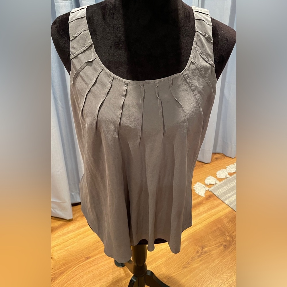 Kennet cole blouse color gray size Small